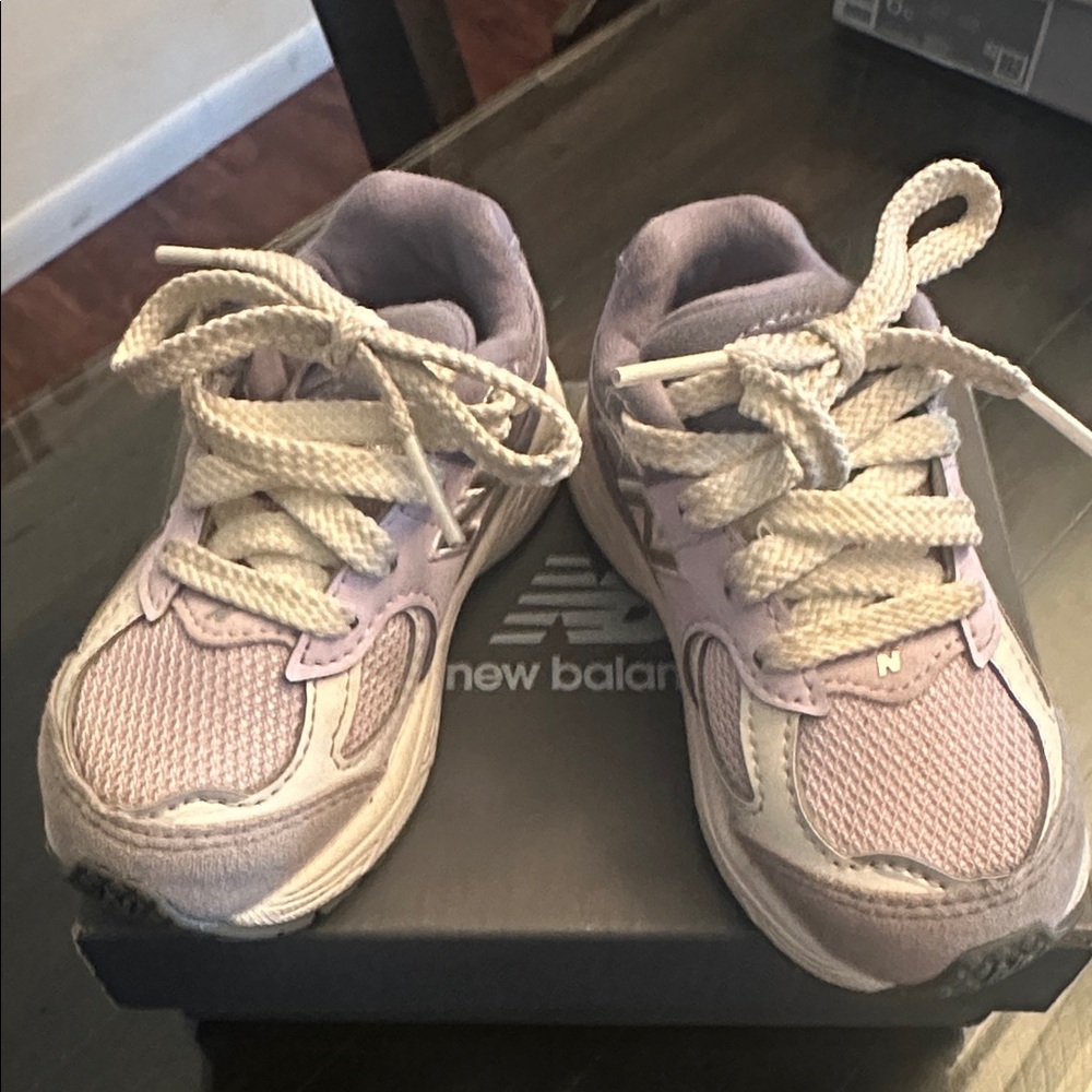 New Balance Kids Sneakers - Light Purple and White